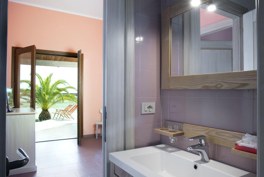 Residence Lido Chelo Bosa Marina Bagian luar foto