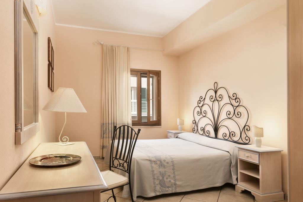 Residence Lido Chelo Bosa Marina Bagian luar foto